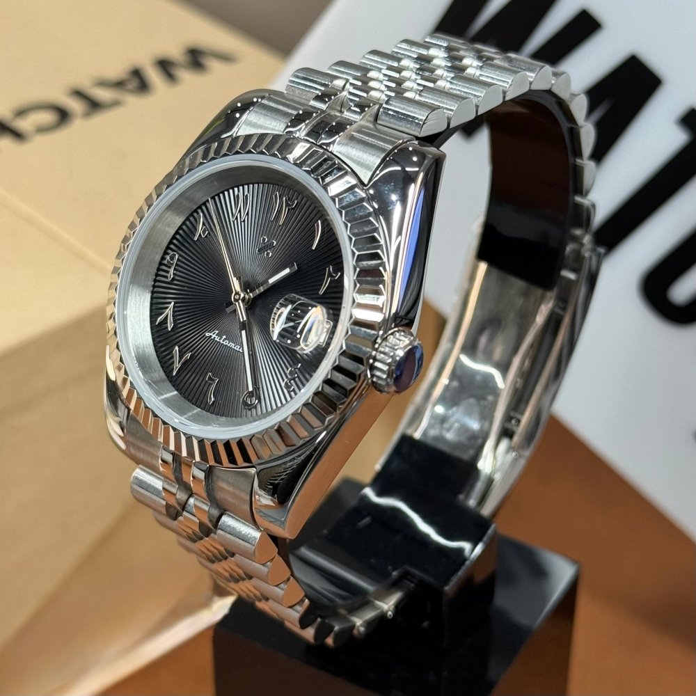 CLASSIC | Black Arab Dial NH35 - WATCH MODS